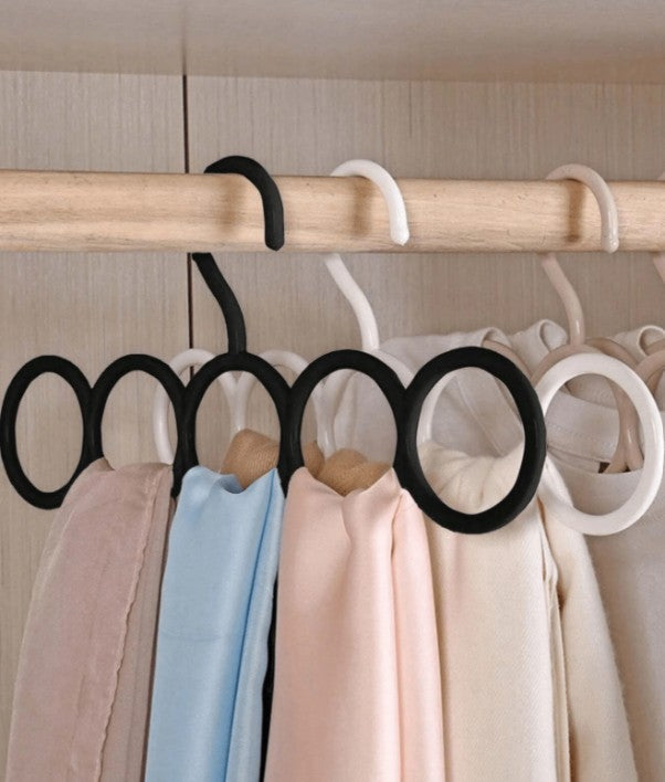 1/5pcs Black Round Ring Scarf Hangers, Plastic Multi-Scarf Storage Rack, Suitable For Wardrobe,